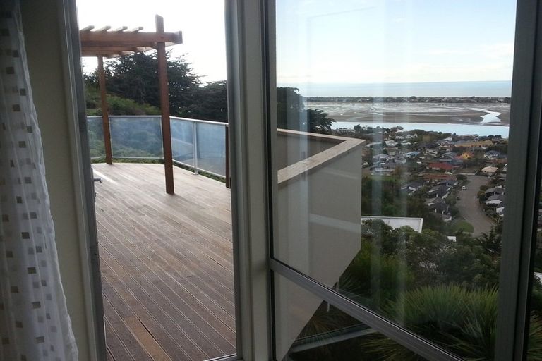 Photo of property in 7 Redcliffs View Lane, Redcliffs, Christchurch, 8081