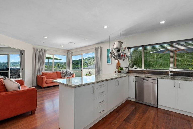 Photo of property in 6 Stephanie Close, Glenfield, Auckland, 0629