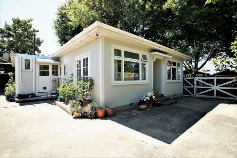 Photo of property in 8 Massey Crescent, St Albans, Christchurch, 8014