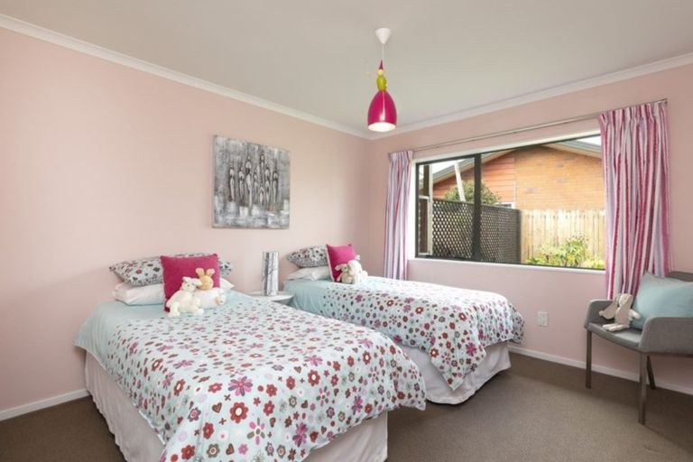 Photo of property in 19 John Lister Close, Golflands, Auckland, 2013