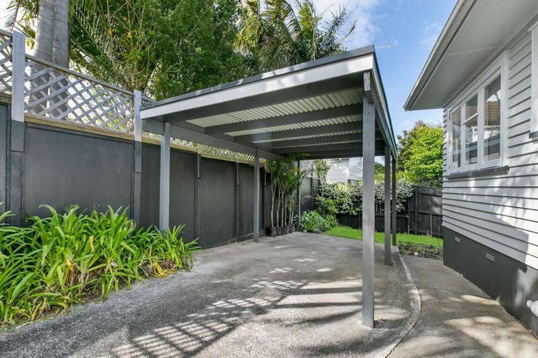 Photo of property in 1/15 Stanley Avenue, Milford, Auckland, 0620