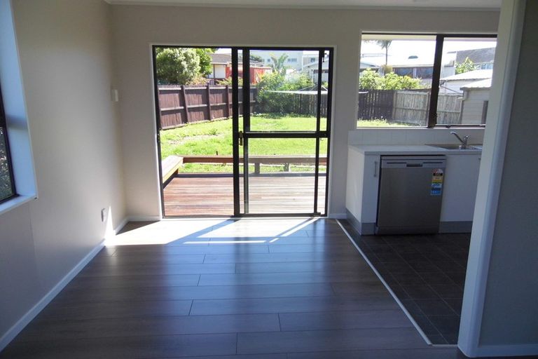 Photo of property in 1 Edgware Road, West Harbour, Auckland, 0618