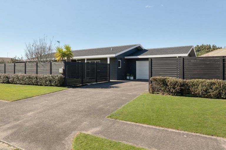 Photo of property in 22 Hibiscus Avenue, Mount Maunganui, 3116