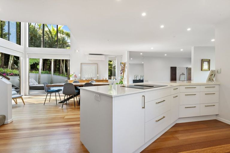 Photo of property in 73m Park Rise, Campbells Bay, Auckland, 0630