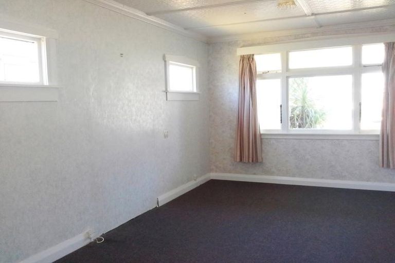 Photo of property in 1 Havelock Street, Opunake, 4616