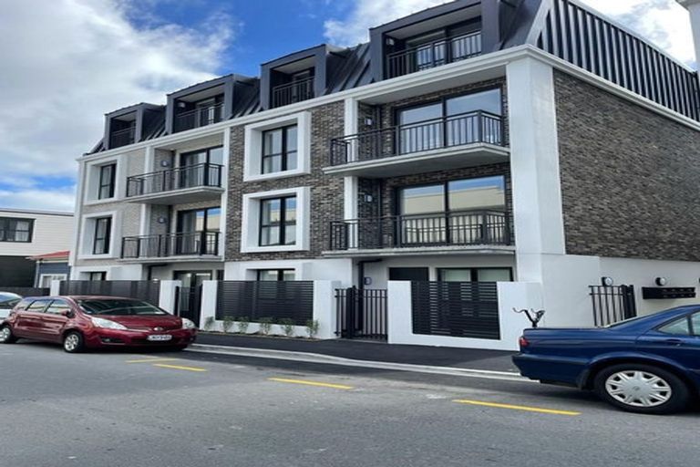 Photo of property in 2/11e Newtown Avenue, Newtown, Wellington, 6021