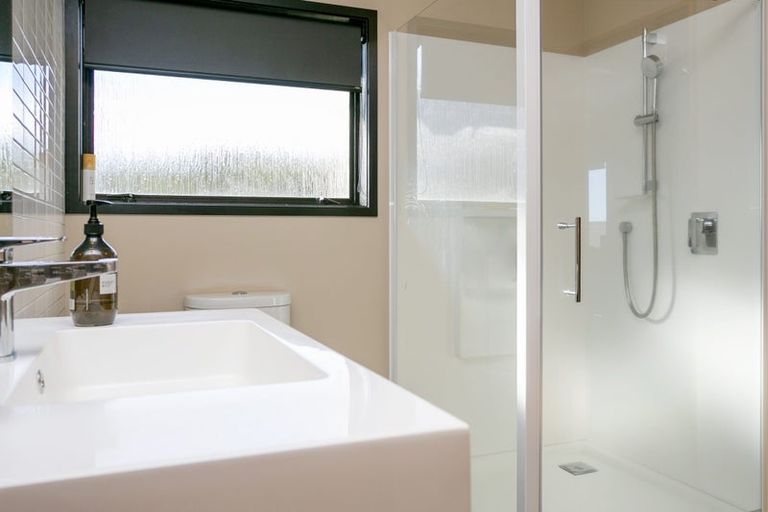 Photo of property in 12 Harvey Street, Waipahihi, Taupo, 3330