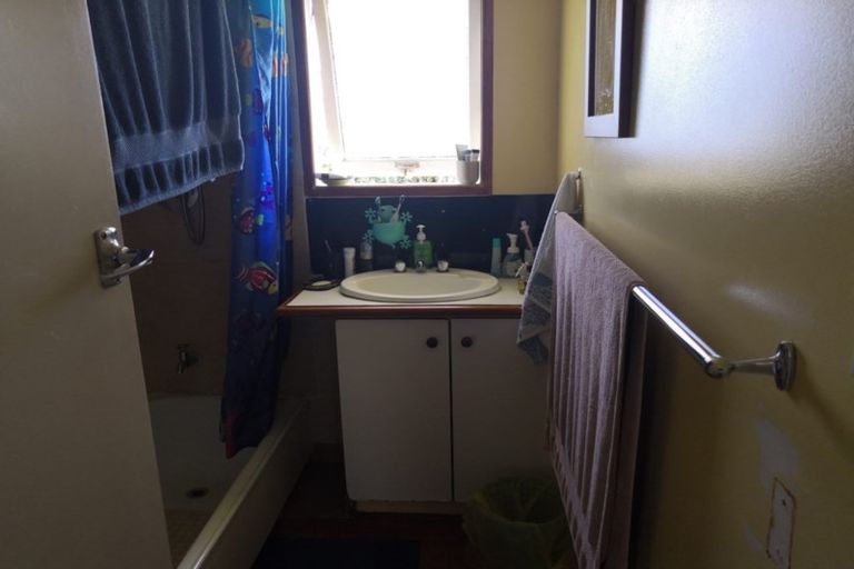 Photo of property in 16a Ennis Avenue, Pakuranga Heights, Auckland, 2010