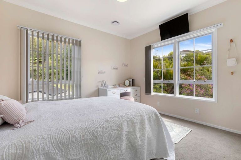 Photo of property in 3 Laingrange Place, Laingholm, Auckland, 0604