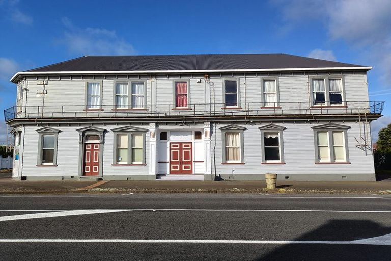 Photo of property in 106 Egmont Street, Patea, 4520