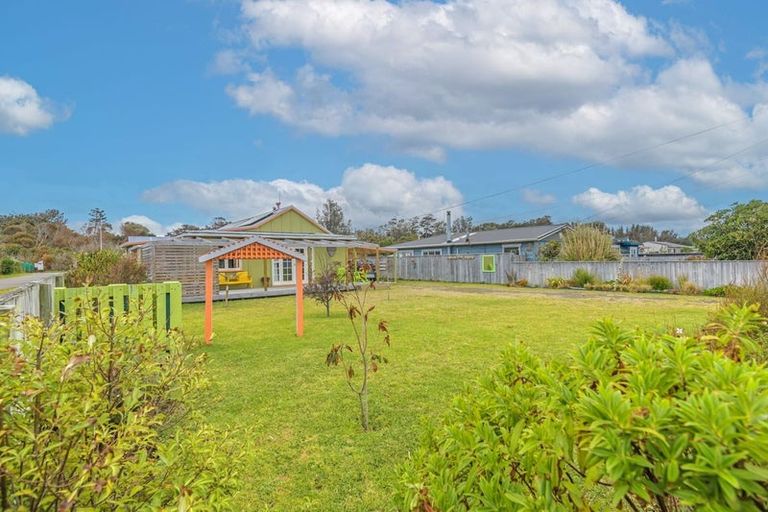 Photo of property in 34 Koputara Road, Himatangi Beach, Foxton, 4891