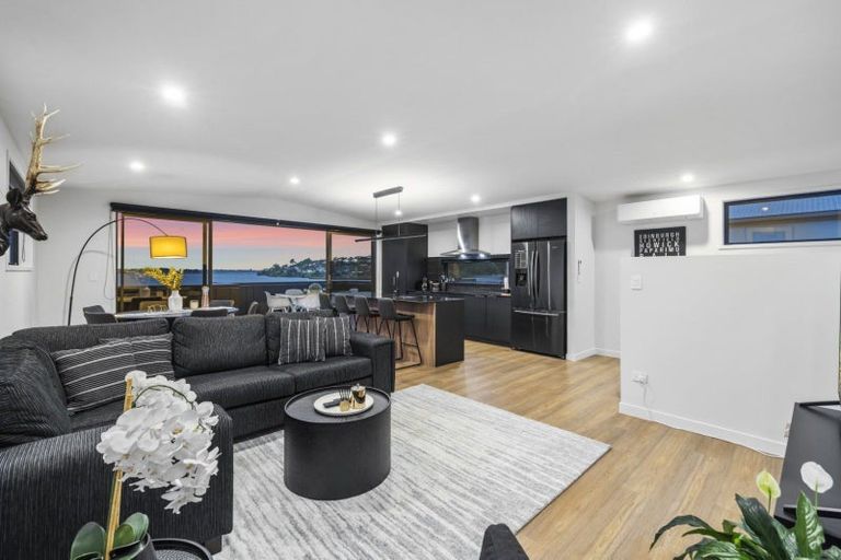 Photo of property in 31 Hinaki Street, Poike, Tauranga, 3112