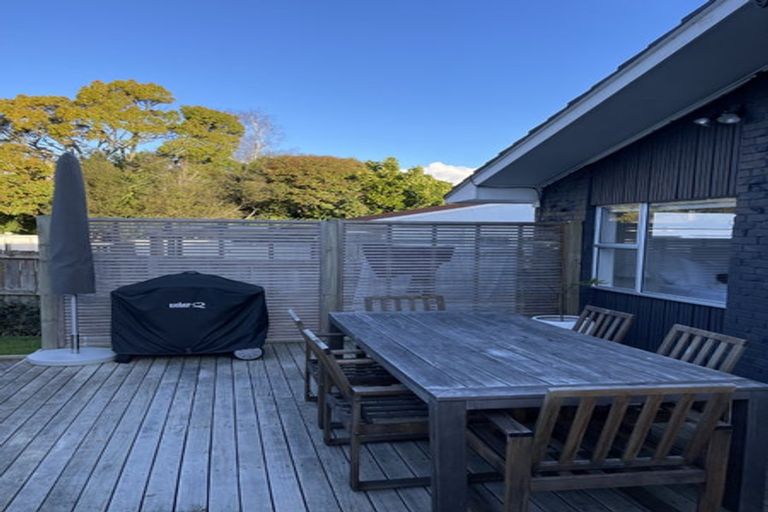 Photo of property in 1/38 Hillcrest Avenue, Hillcrest, Auckland, 0627