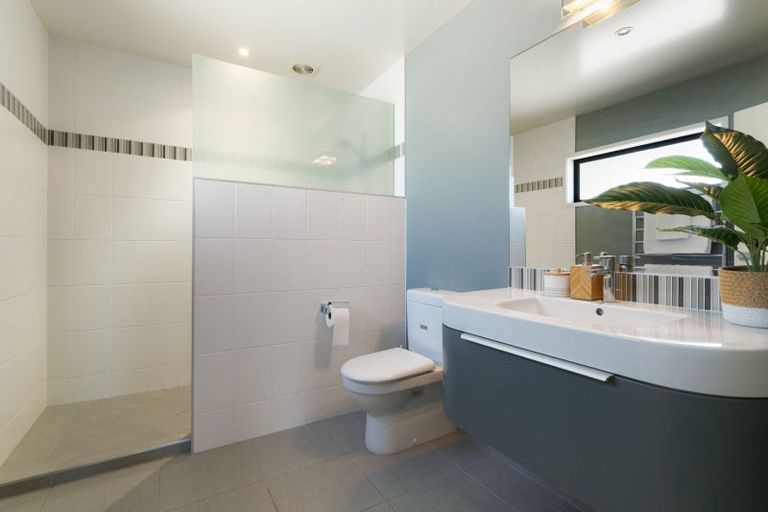 Photo of property in 6b Oceanview Road, Mount Maunganui, 3116