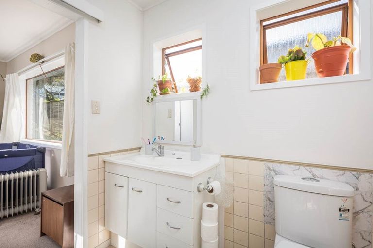 Photo of property in 15 Montclair Rise, Browns Bay, Auckland, 0630