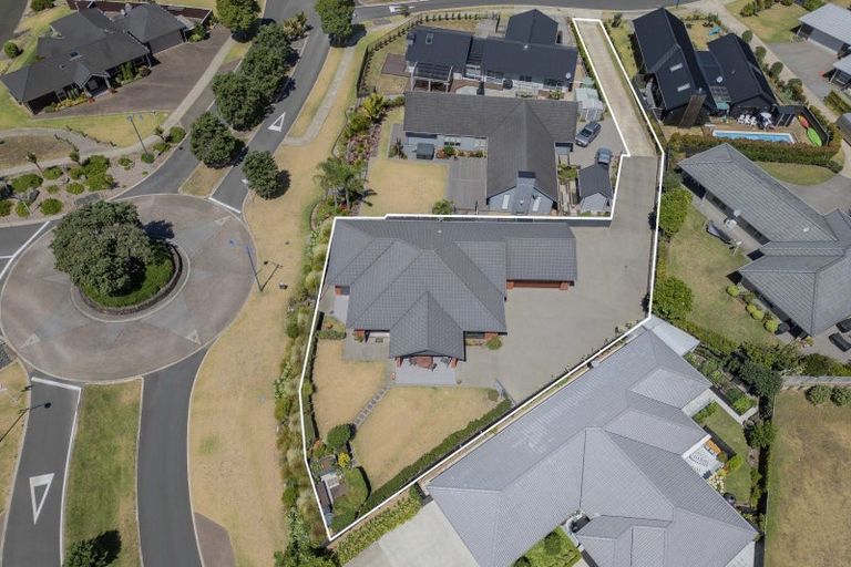 Photo of property in 6 Roseberry Place, Whitianga, 3510