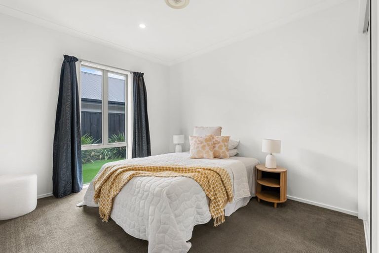 Photo of property in 14 Rockport Place, Parklands, Christchurch, 8083