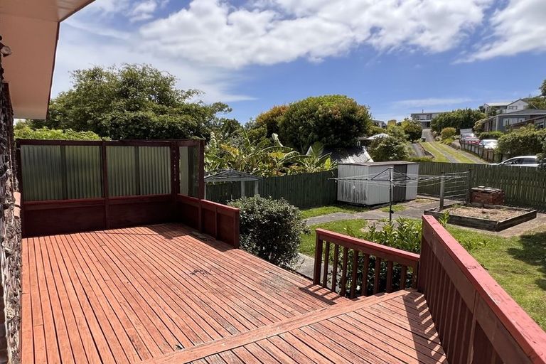 Photo of property in 86 Rosario Crescent, Red Beach, 0932