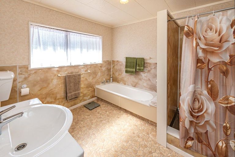 Photo of property in 12 Akepiro Place, Tawhero, Whanganui, 4501