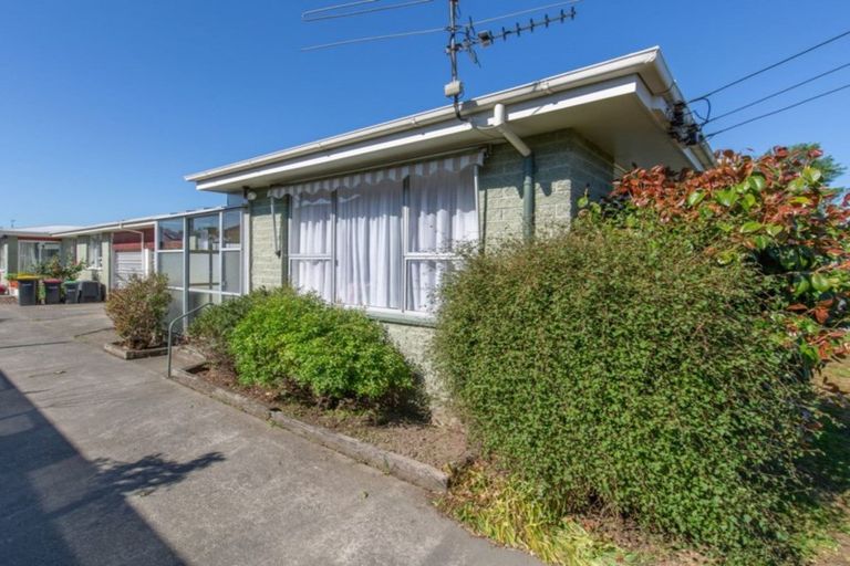 Photo of property in 2/19 Sturrocks Road, Redwood, Christchurch, 8051