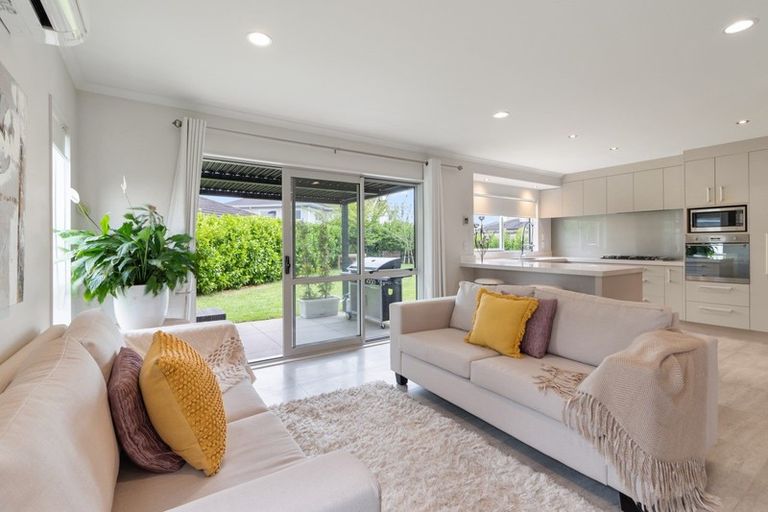 Photo of property in 32 Bayvista Drive, Karaka, Papakura, 2113