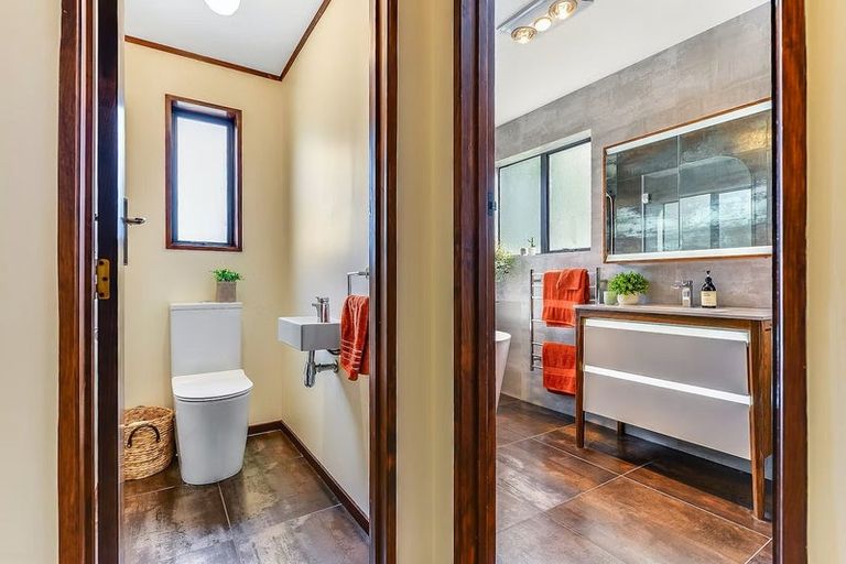 Photo of property in 2/90 Lewis Street, Glenview, Hamilton, 3206