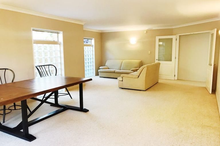Photo of property in 10 Bonnard Place, West Harbour, Auckland, 0618