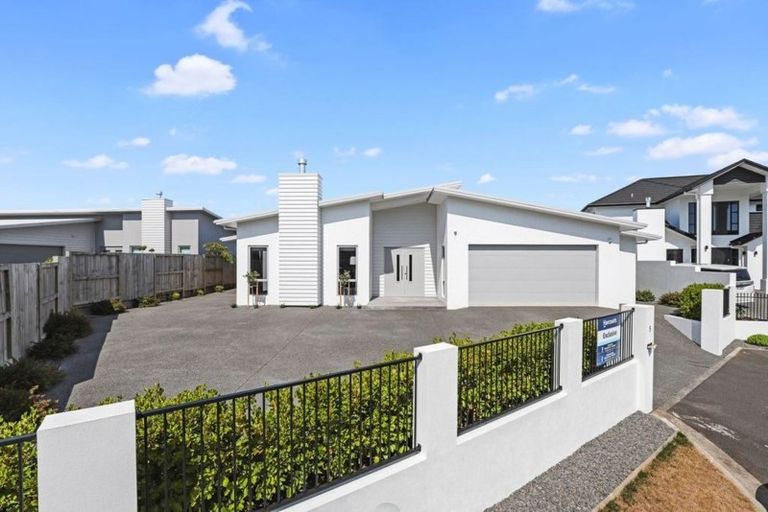 Photo of property in 5 Kemble Place, Flagstaff, Hamilton, 3210