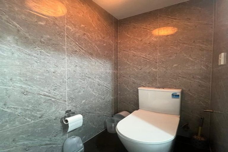 Photo of property in 1/3 Eulogy Place, Randwick Park, Auckland, 2105