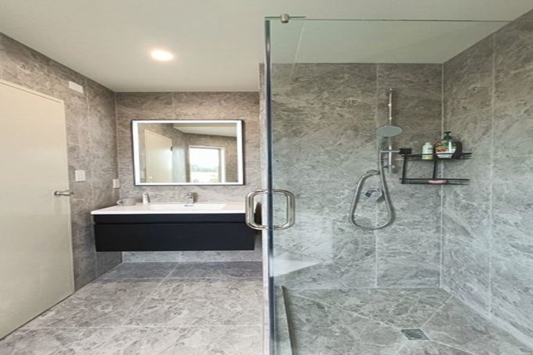 Photo of property in 17 Bob Charles Drive, Golflands, Auckland, 2013