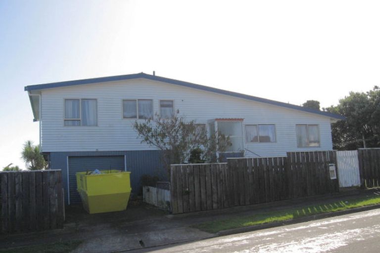 Photo of property in 10 Humphreys Grove, Titahi Bay, Porirua, 5022