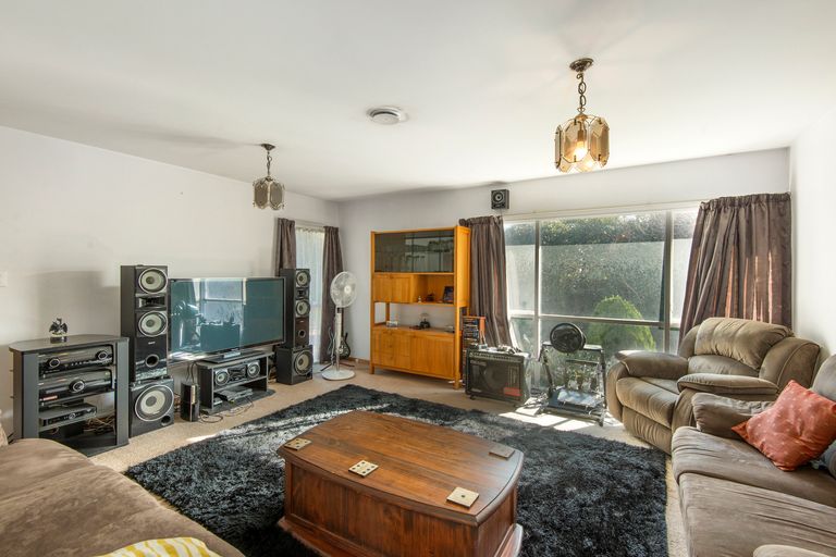 Photo of property in 50 Denise Crescent, Hornby, Christchurch, 8042