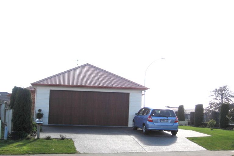 Photo of property in 2 Callum Brae Drive, Rototuna, Hamilton, 3210