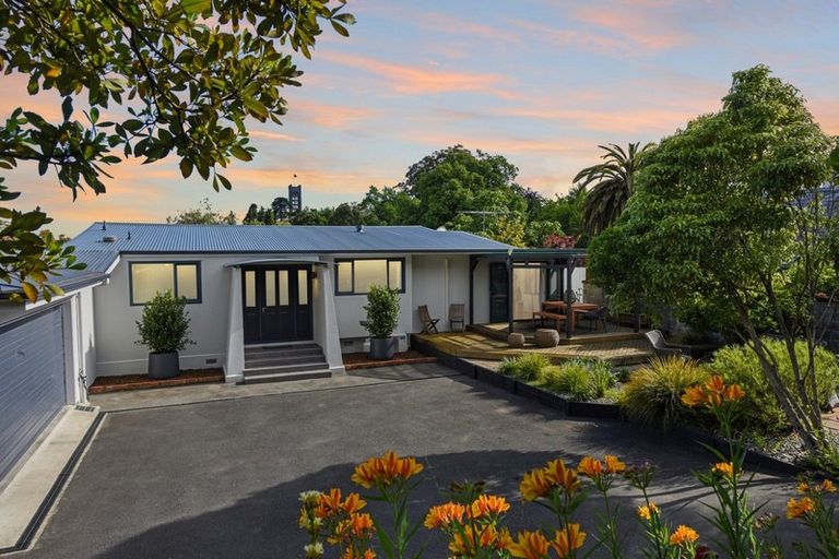 Photo of property in 386 Trafalgar Street, Nelson, 7010