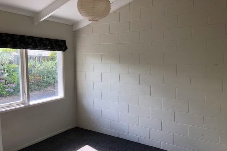 Photo of property in 2/6 Bond Crescent, Forrest Hill, Auckland, 0620