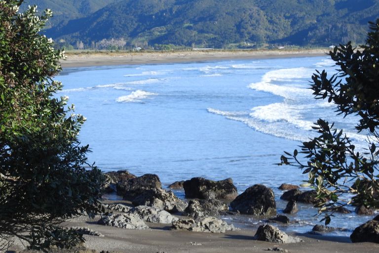 Photo of property in 22 Makahuri Place, Hicks Bay, Tikitiki, 4087