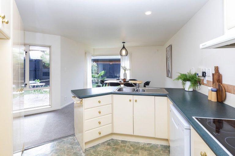 Photo of property in 1/131 Prestons Road, Redwood, Christchurch, 8051