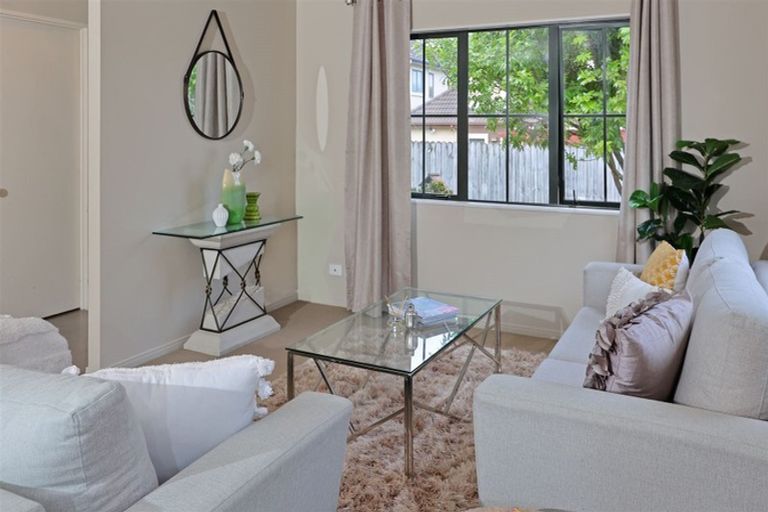 Photo of property in 12 Peachstone Lane, Henderson, Auckland, 0612