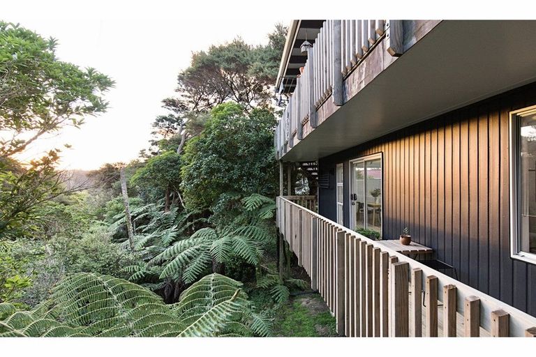 Photo of property in 1/26 Bryers Place, Bayview, Auckland, 0629