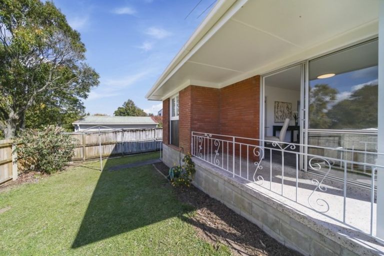 Photo of property in 2/22 Pooley Street, Pakuranga Heights, Auckland, 2010