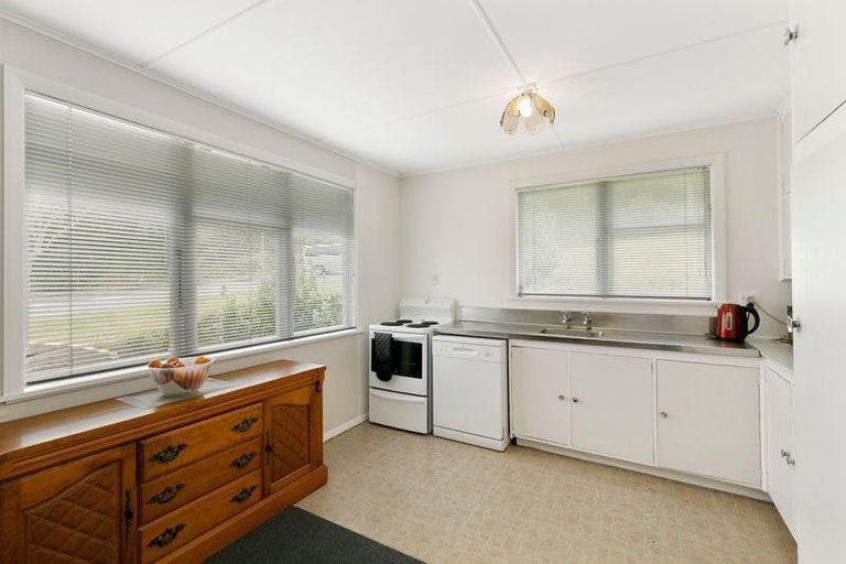 Photo of property in 80 Dowse Drive, Maungaraki, Lower Hutt, 5010