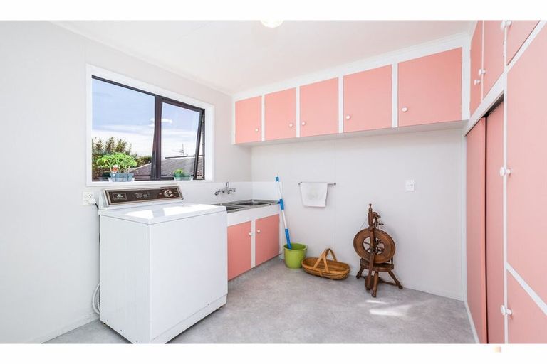 Photo of property in 1 Pitman Place, Waimate, 7924