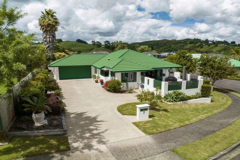 Photo of property in 3 Solander Drive, Welcome Bay, Tauranga, 3112