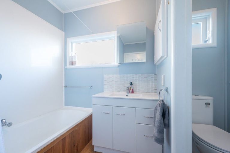 Photo of property in 7b Tennyson Crescent, Stoke, Nelson, 7011