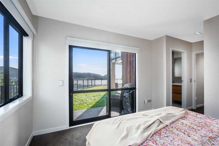 Photo of property in 19 Wangapeka Way, Aotea, Porirua, 5024