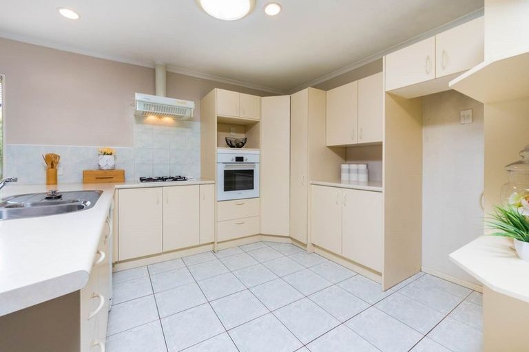 Photo of property in 20 Keswick Close, Northpark, Auckland, 2013