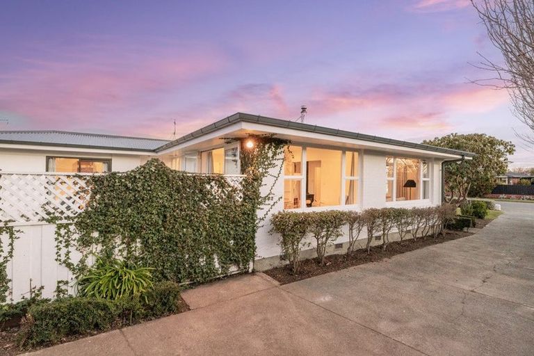 Photo of property in 126 Kendal Avenue, Burnside, Christchurch, 8053