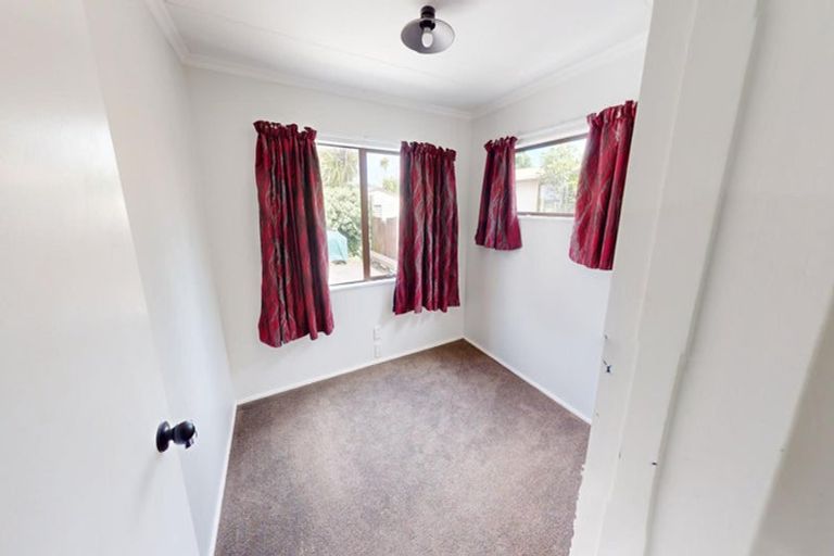 Photo of property in 5 Newton Place, Westbrook, Palmerston North, 4412