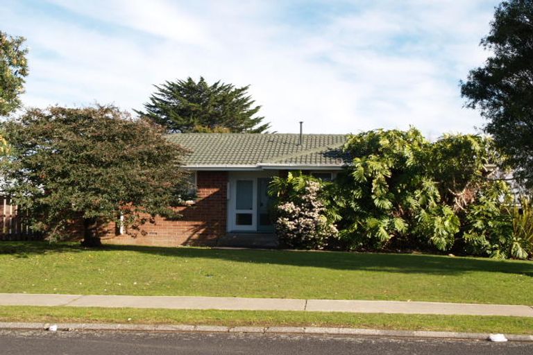 Photo of property in 10 Cranmere Crescent, Mangere East, Auckland, 2024