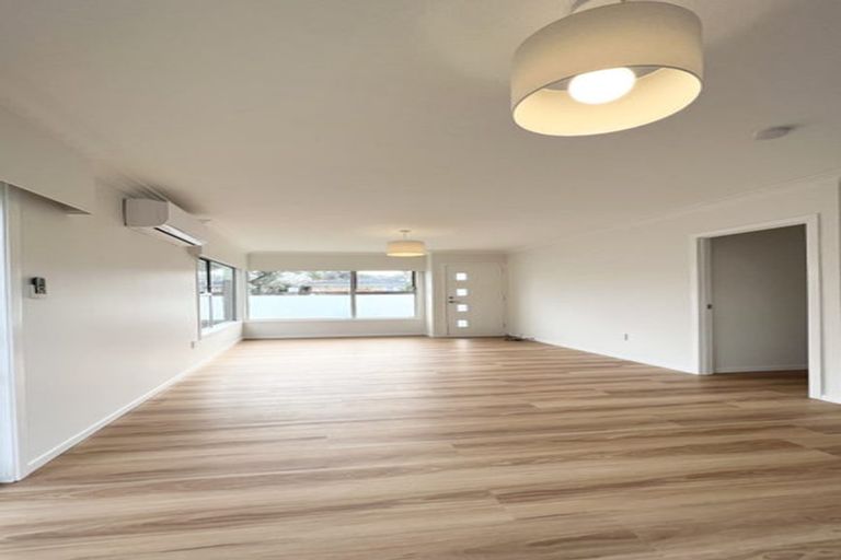 Photo of property in 1/17 Thornton Road, Milford, Auckland, 0620